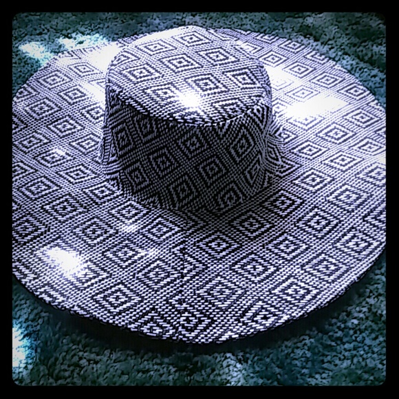 made in China Accessories - Large Summer Sun Hat